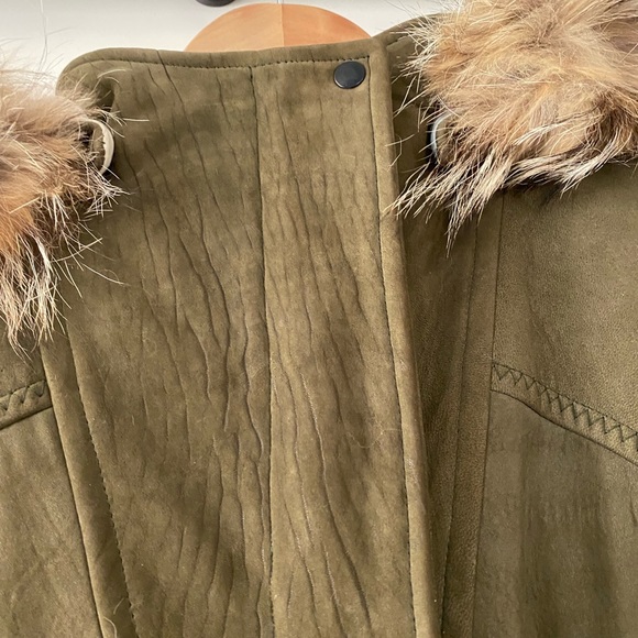 Gorgeous Kemosabe Lone Pine Olive Green Suede Coat with removable fur hood. - Picture 2 of 16
